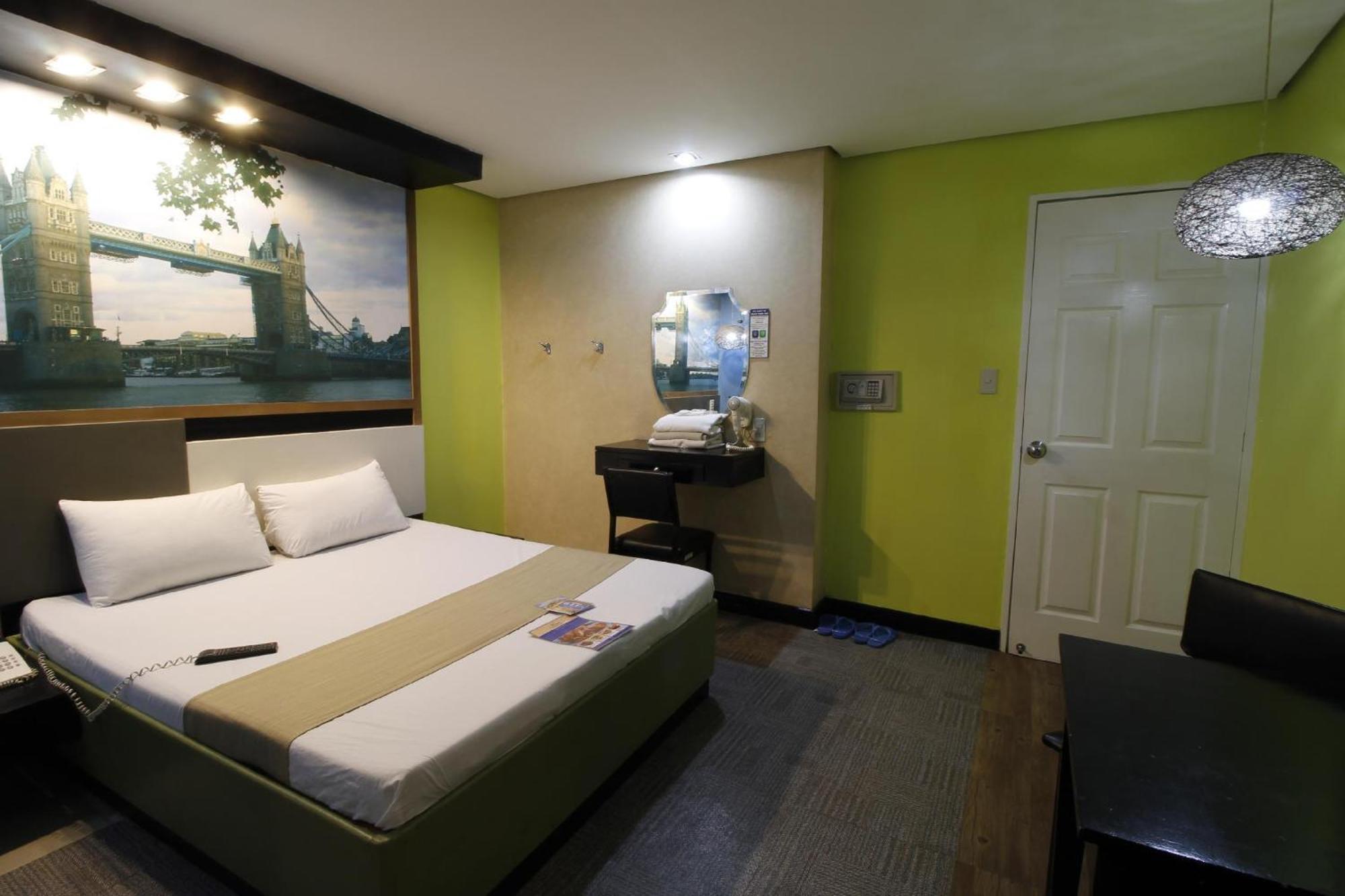 Hotel Dreamworld Araneta Cubao Экстерьер фото