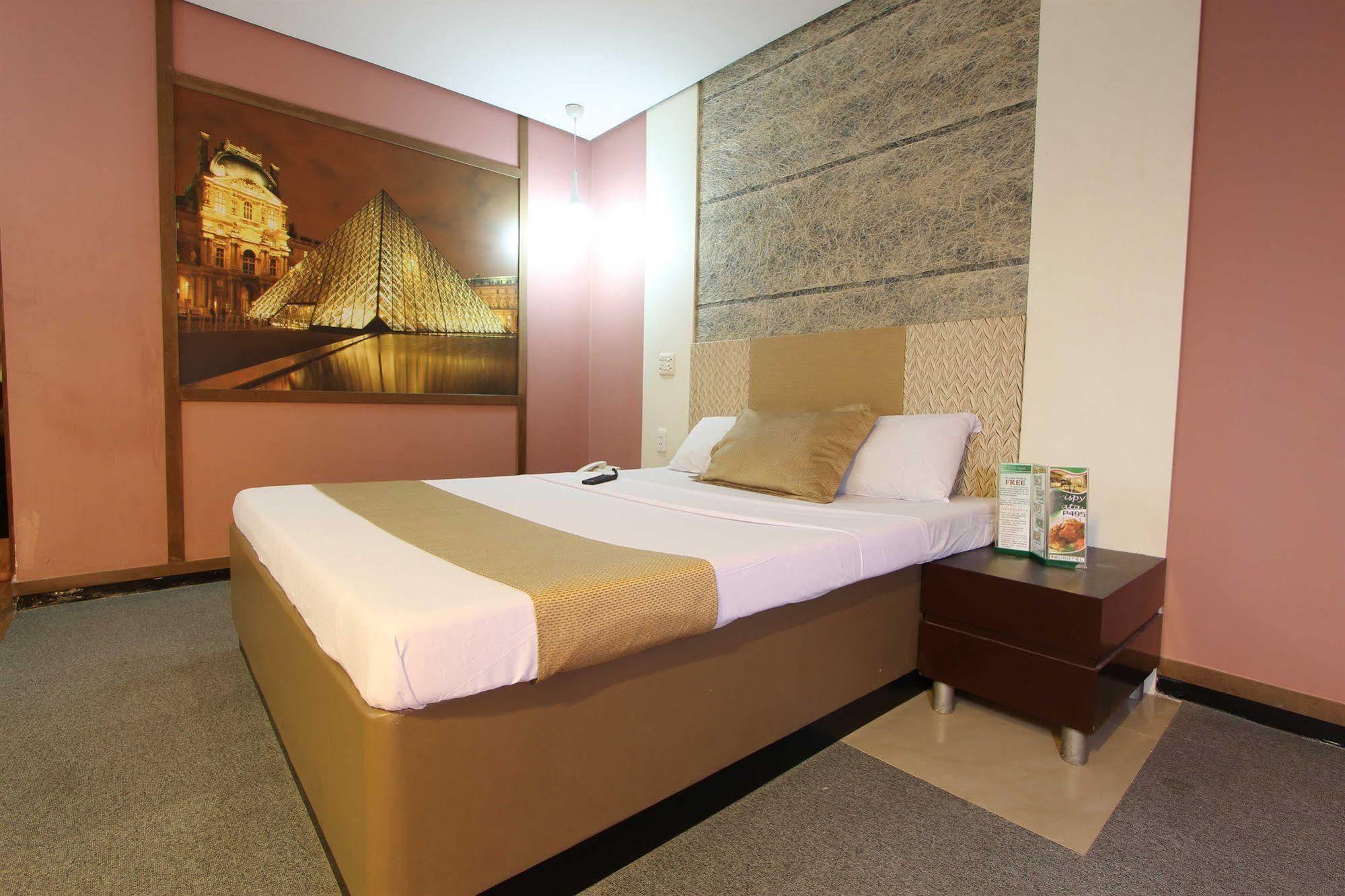 Hotel Dreamworld Araneta Cubao Экстерьер фото